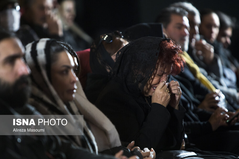 جدیدترین تصاویر از مازیار لرستانی در مراسم یادبود رضا رویگری | تصاویری از این مراسم را ببینید