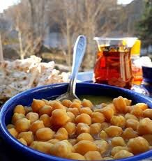 نخود آب خیابانی ؛ گرمای ساده و نوستالژیک روزهای سرد