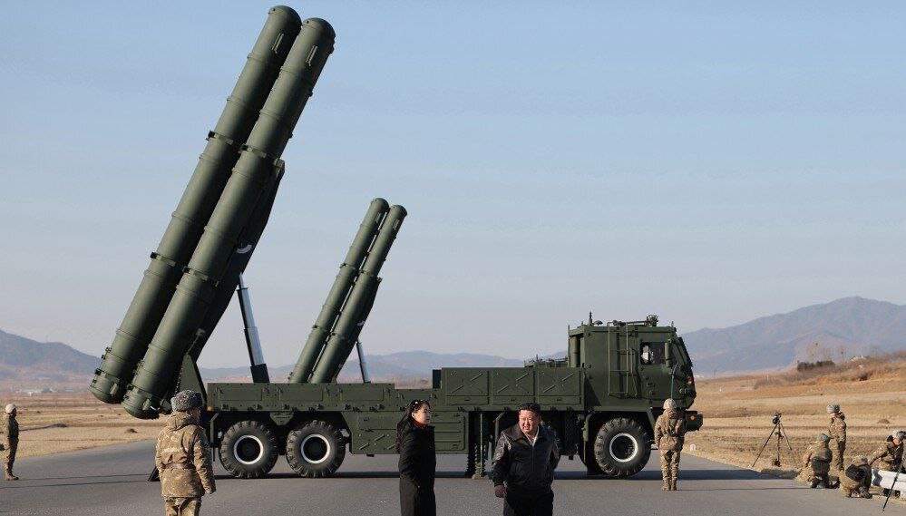 نظارت کیم و دخترش بر آزمایش های موشکی کره شمالی | تصاویر