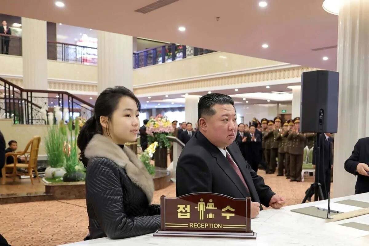 نظارت کیم و دخترش بر آزمایش های موشکی کره شمالی | تصاویر