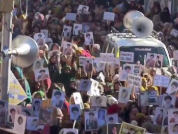 قیام هزاران هندی در حمایت از رهبر انقلاب در پی تهدیدهای آمریکا + ویدئو | شعارها را بشنوید