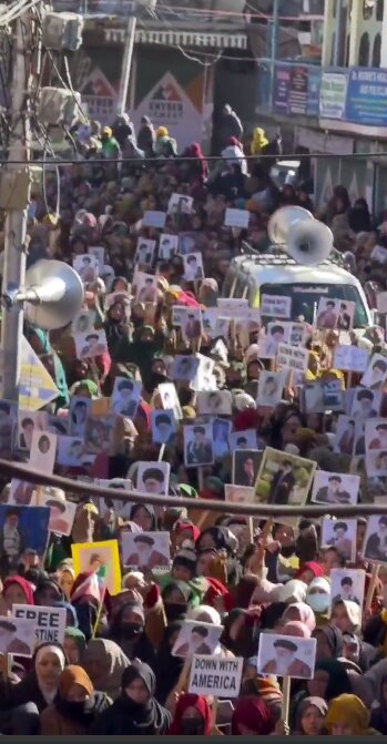 قیام هزاران هندی در حمایت از رهبر انقلاب در پی تهدید های آمریکا + ویدئو