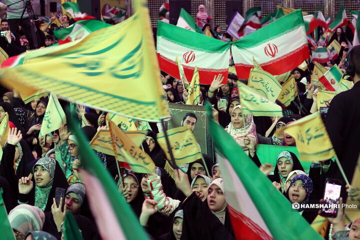 گردهمایی نوجوانان آرمانی لشکر قدس در مرقد امام (ره)