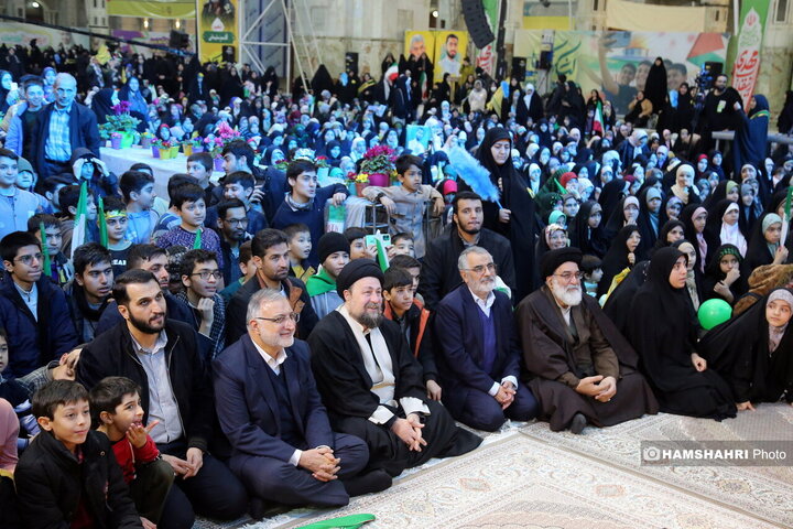 گردهمایی نوجوانان آرمانی لشکر قدس در مرقد امام (ره)