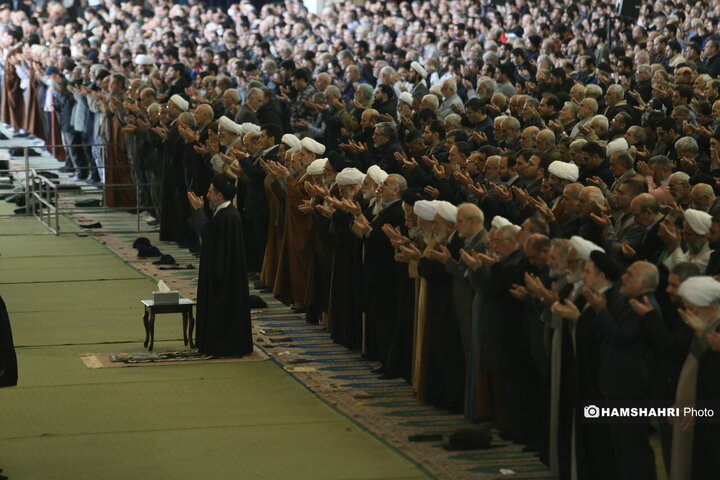 نماز جمعه این هفته تهران به امامت حجت‌الاسلام والمسلمین سید محمدحسن ابوترابی‌فرد در مصلای امام خمینی (ره) برگزار شد
