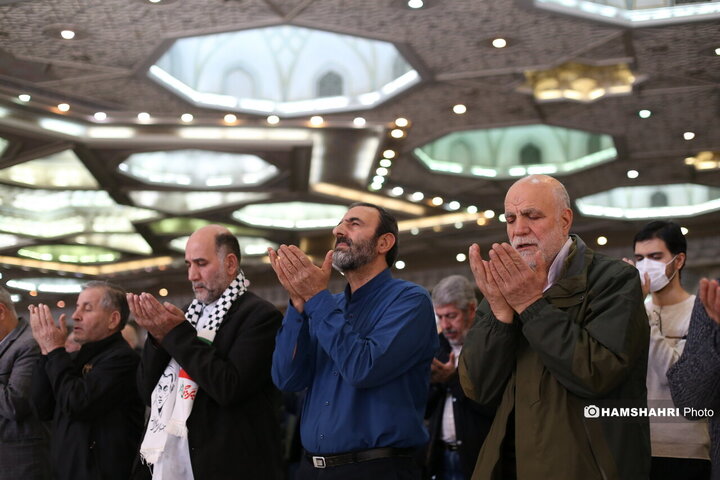 نماز جمعه این هفته تهران به امامت حجت‌الاسلام والمسلمین سید محمدحسن ابوترابی‌فرد در مصلای امام خمینی (ره) برگزار شد