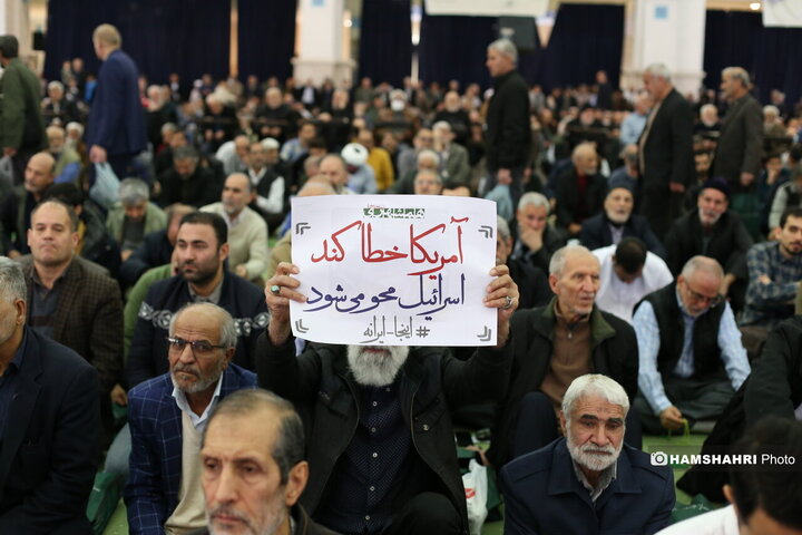 نماز جمعه این هفته تهران به امامت حجت‌الاسلام والمسلمین سید محمدحسن ابوترابی‌فرد در مصلای امام خمینی (ره) برگزار شد