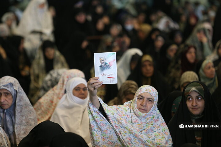 نماز جمعه این هفته تهران به امامت حجت‌الاسلام والمسلمین سید محمدحسن ابوترابی‌فرد در مصلای امام خمینی (ره) برگزار شد