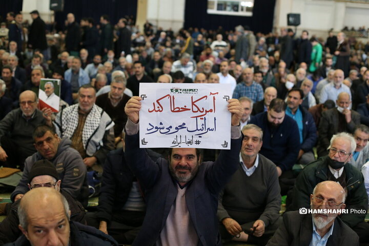 نماز جمعه این هفته تهران به امامت حجت‌الاسلام والمسلمین سید محمدحسن ابوترابی‌فرد در مصلای امام خمینی (ره) برگزار شد