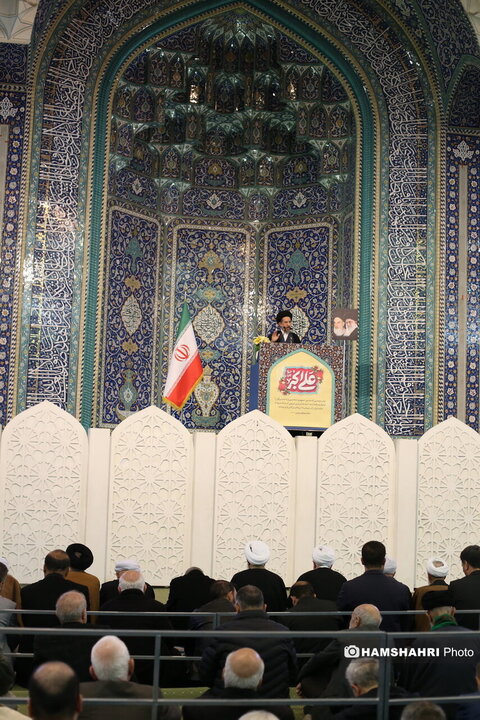 نماز جمعه این هفته تهران به امامت حجت‌الاسلام والمسلمین سید محمدحسن ابوترابی‌فرد در مصلای امام خمینی (ره) برگزار شد