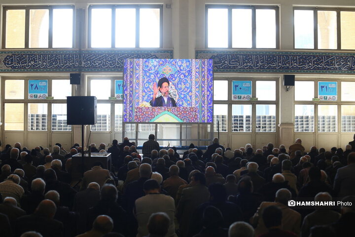 نماز جمعه این هفته تهران به امامت حجت‌الاسلام والمسلمین سید محمدحسن ابوترابی‌فرد در مصلای امام خمینی (ره) برگزار شد