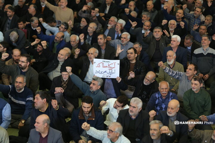 نماز جمعه این هفته تهران به امامت حجت‌الاسلام والمسلمین سید محمدحسن ابوترابی‌فرد در مصلای امام خمینی (ره) برگزار شد