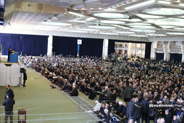 نماز جمعه این هفته تهران به امامت حجت‌الاسلام والمسلمین سید محمدحسن ابوترابی‌فرد در مصلای امام خمینی (ره) برگزار شد