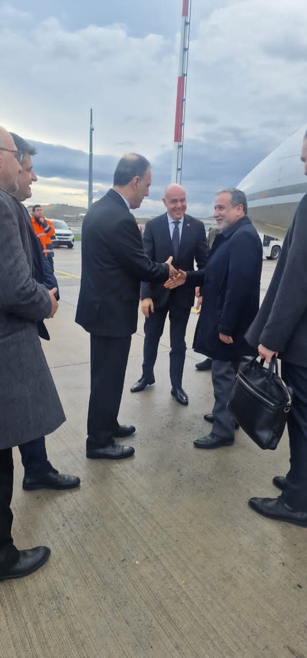 عراقچی وارد استانبول شد + عکس