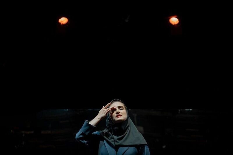 «خندیدن زیر مشت و لگد» و بازیگر زخم کاری | ببینید