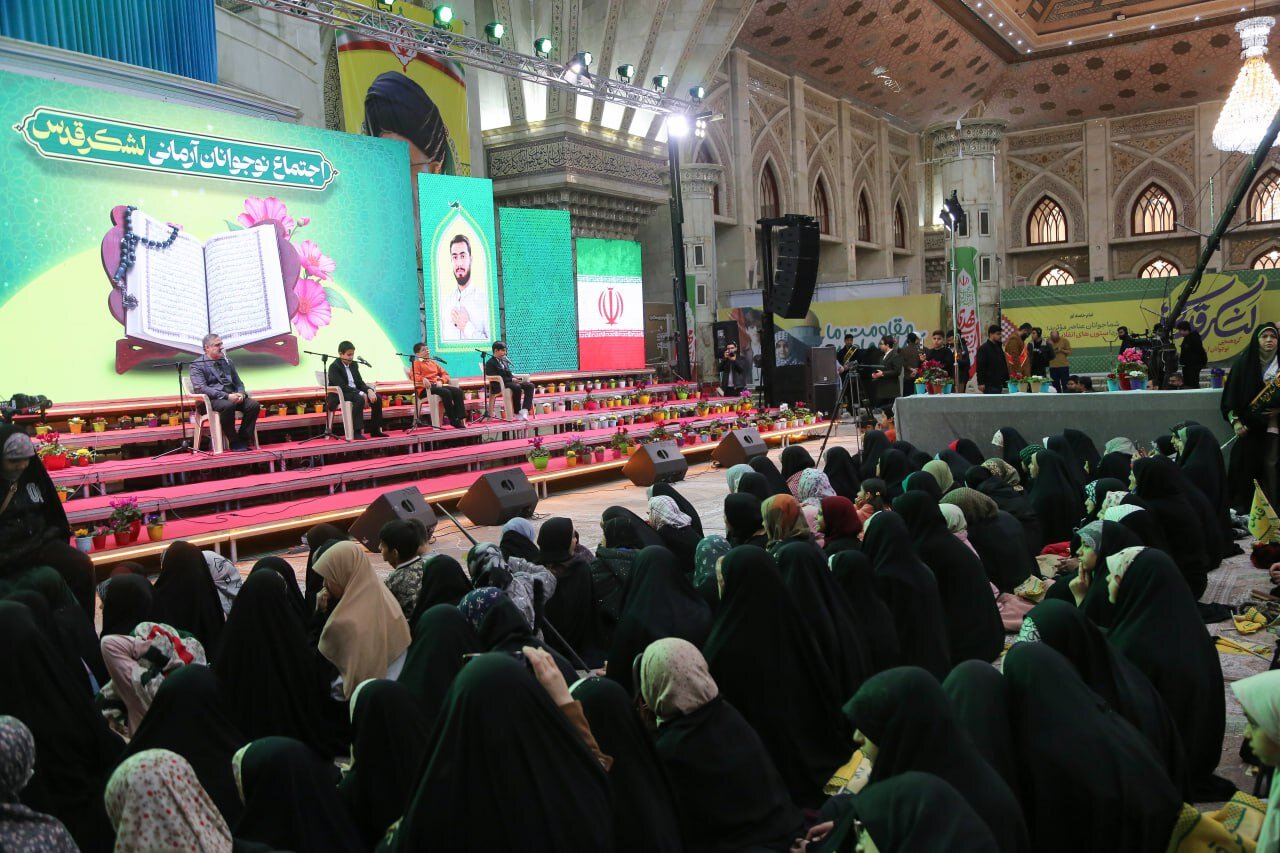 خبر نسل چهارم، پای کار انقلاب