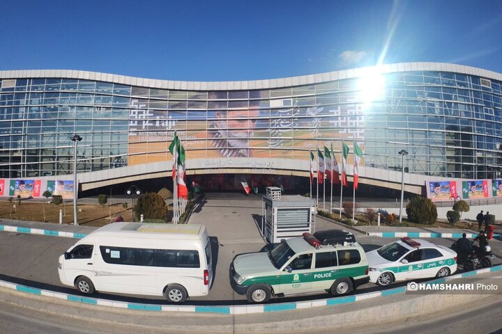 حاشیه دومین روز چهل‌ و چهارمین جشنواره فیلم فجر