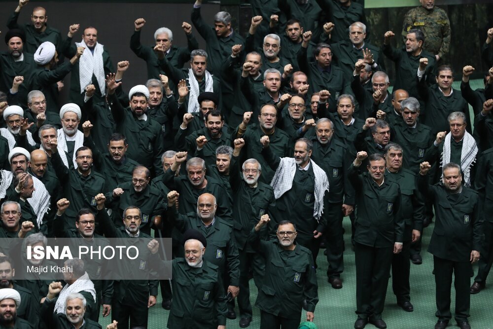 لباس سپاه بر تن مجلسی ها + تصاویر | اشتیاق نماینده‌ها را ببینید