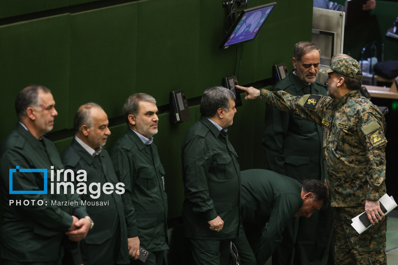 لباس سپاه بر تن مجلسی ها + تصاویر | اشتیاق نماینده‌ها را ببینید