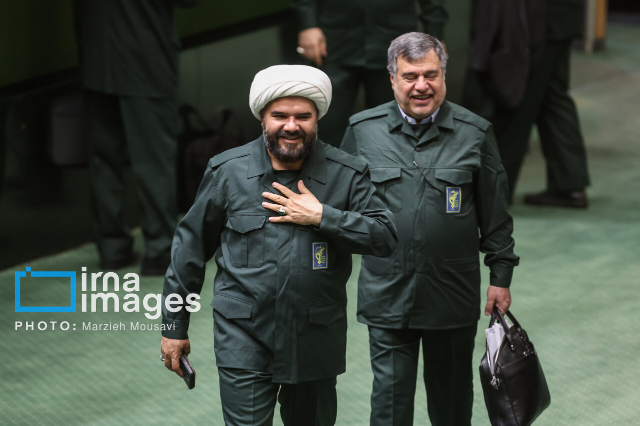 لباس سپاه بر تن مجلسی ها + تصاویر | اشتیاق نماینده‌ها را ببینید