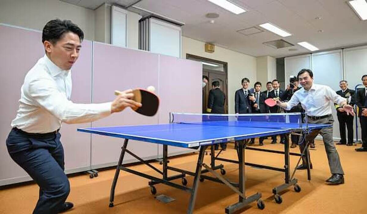 پینگ پنگ بازی وزیران دفاع کره و ژاپن | تصاویر