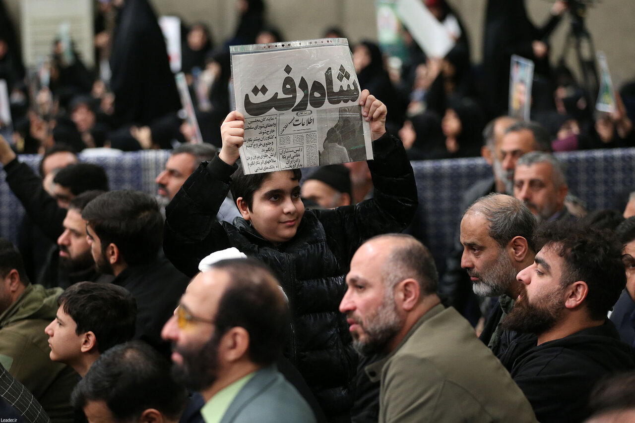 تصاویری خاص از حاشیه دیدار اقشار مردم با رهبر انقلاب