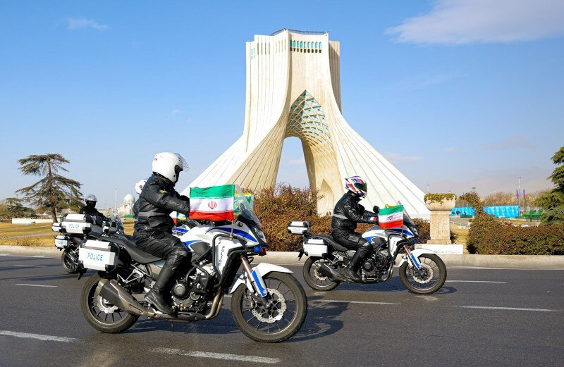 همشهری آنلاین – رژه موتورسواران نیروهای مسلح در تهران+ تصاویر
