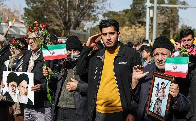 تصاویری از مراسم آغازین دهه فجر ۱۴۰۴ در فرودگاه مهرآباد و مرقد بنیانگذار جمهوری اسلامی ایران