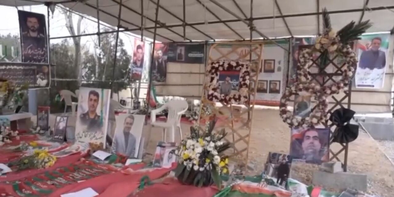 هدیه رهبر انقلاب به همسر شهیدی که انگشت و انگشتر شهیدش را بردند | عکس