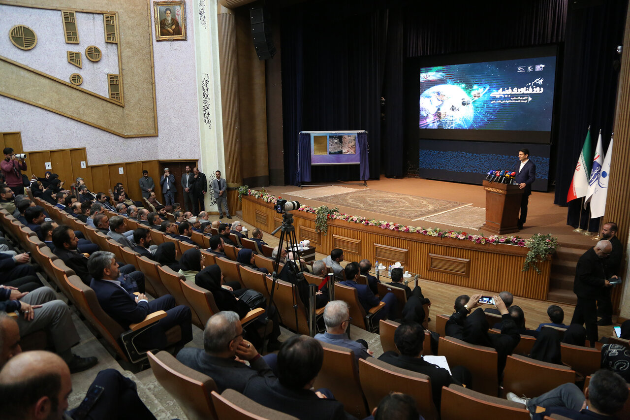 رونمایی از دستاوردهای سازمان فضایی