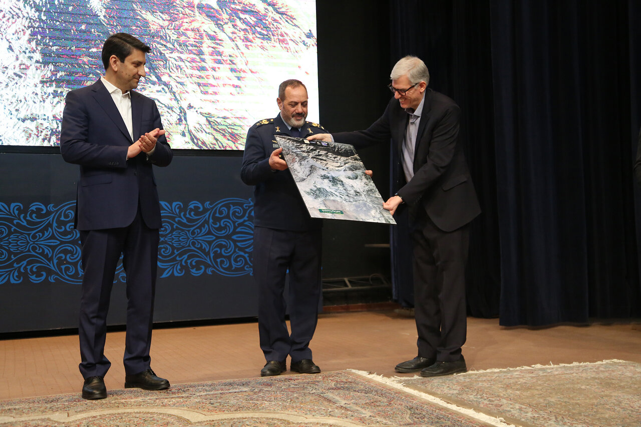 رونمایی از دستاوردهای سازمان فضایی