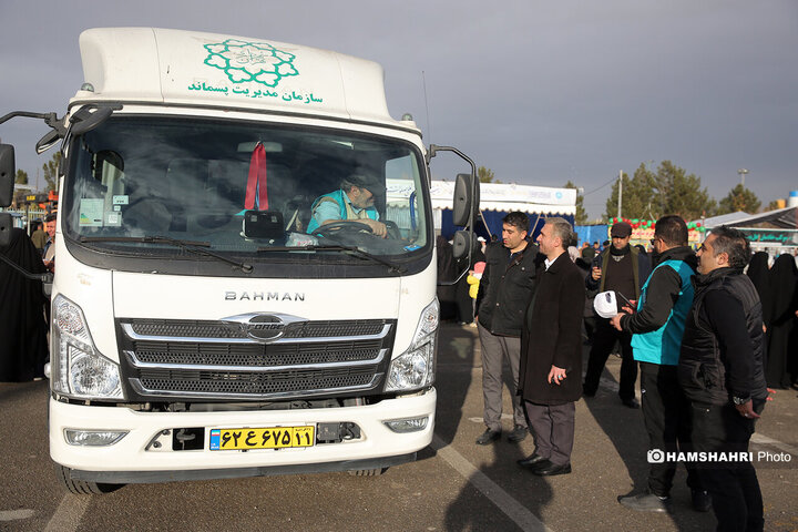 خدمات رسانی به زائران مسجد مقدس جمکران در شب نیمه شعبان