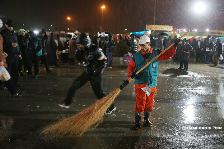 خدمات رسانی به زائران مسجد مقدس جمکران در شب نیمه شعبان