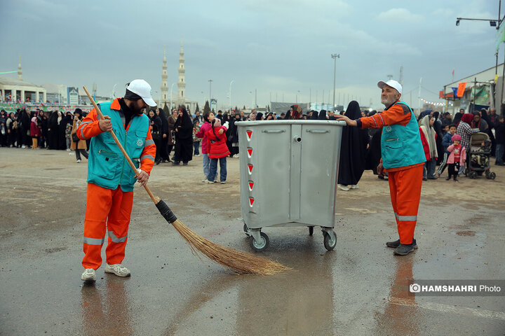 خدمات رسانی به زائران مسجد مقدس جمکران در شب نیمه شعبان