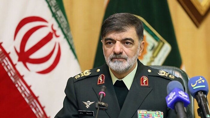 ماجرای عکس سردار رادان با کت و شلوار و سفر به مسکو چیست؟ | ببینید