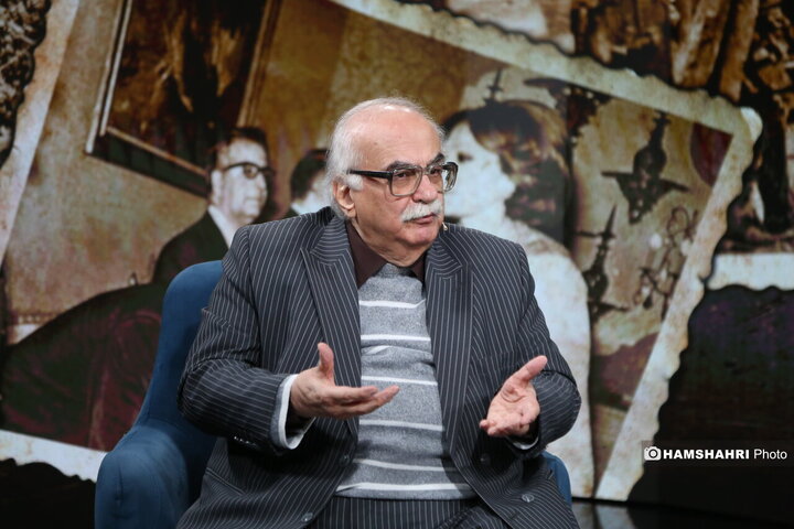 گفتگو با خسرو معتضد ،تاریخ نگار