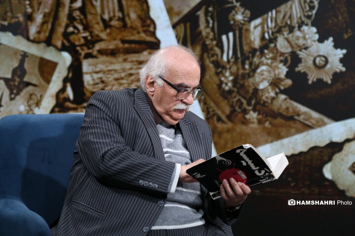 گفتگو با خسرو معتضد ،تاریخ نگار