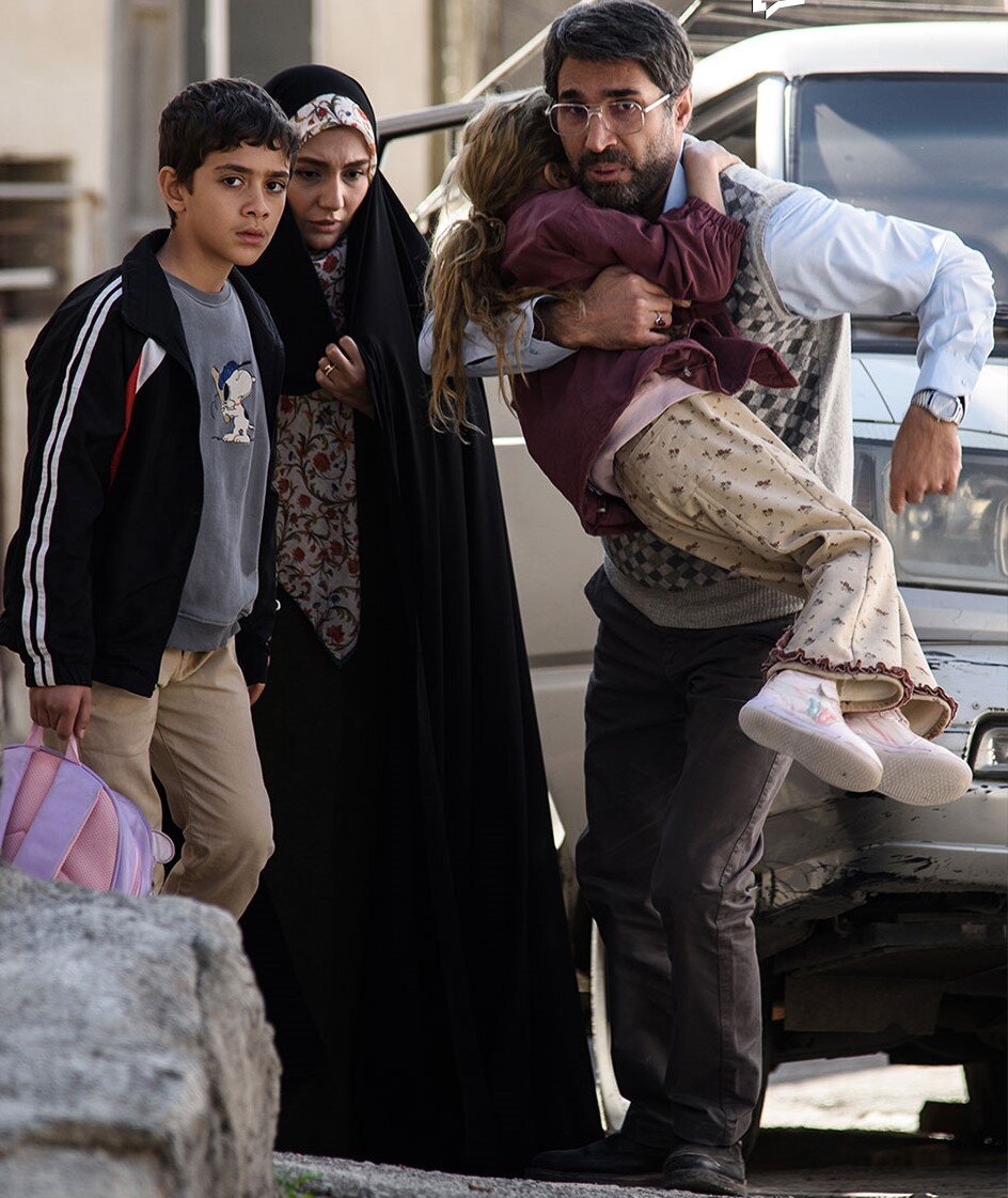 این فیلم داستان زندگی خانواده‌های طبقه متوسط در حاشیه‌ شهرهای بزرگ است