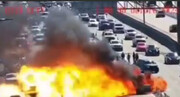 انفجار عجیب خودرو در یک بزرگراه + ویدئو | تصاویر دوربین مداربسته از لحظه انفجار