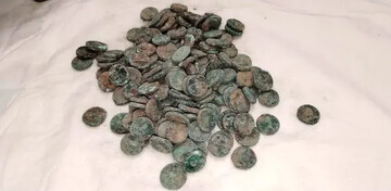 کشف سکه‌های نقره اشکانی  + عکس