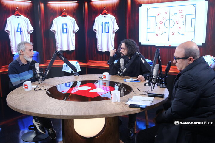 برنامه ضد حمله با موضوع فوتبال