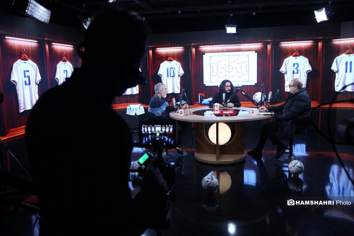 برنامه ضد حمله با موضوع فوتبال