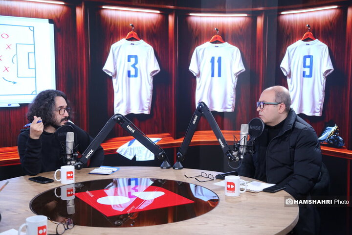 برنامه ضد حمله با موضوع فوتبال