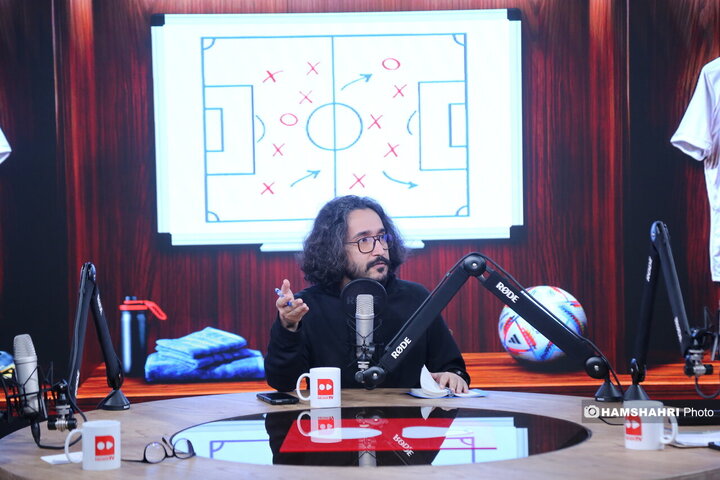 برنامه ضد حمله با موضوع فوتبال