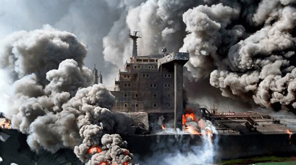 ناوهای آمریکا در خلیج فارس اینگونه غرق خواهند شد+ تصاویر | این سلاح پیشرفته گزینه آخر ایران است؟