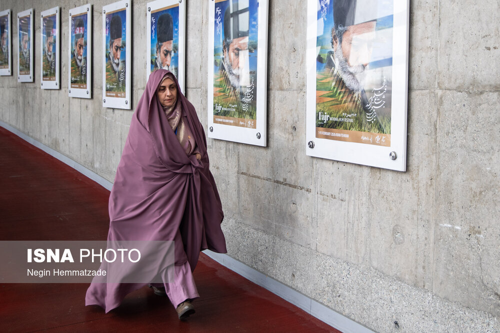 پوشش جالب یک زن در جشنواره فیلم فجر | عکس