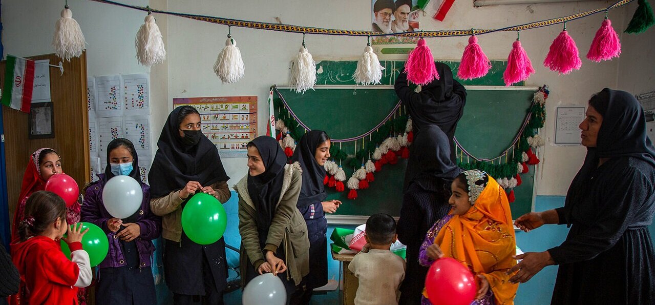 روزگار خوش روزنامه دیواری و گروه سرود | استعدادیابی در برنامه‌های دهه فجر