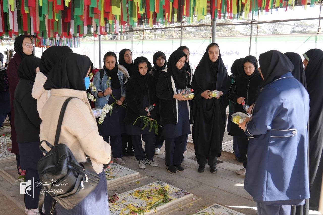 بهشت زهرا در دهه فجر