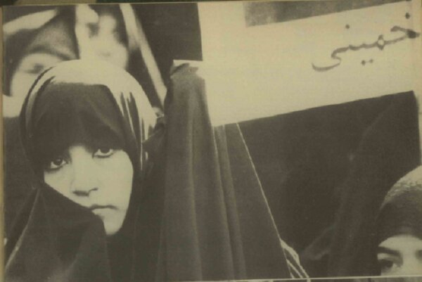 تصاویری از نقشآفرینی زنان در پیروزی انقلاب اسلامی