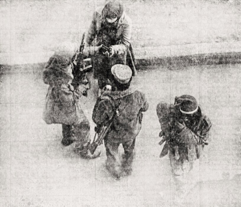 تصاویری از نقشآفرینی زنان در پیروزی انقلاب اسلامی